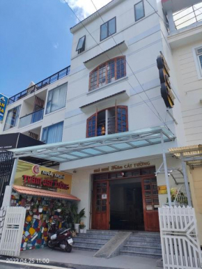 Trâm Cát Tường Hottel